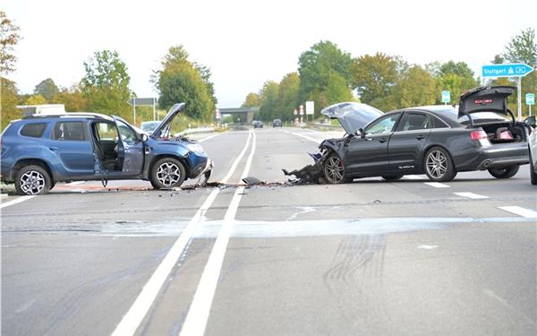 Autobahnzubringer nach schwerem Unfall für Stunden für den Verkehr gesperrt