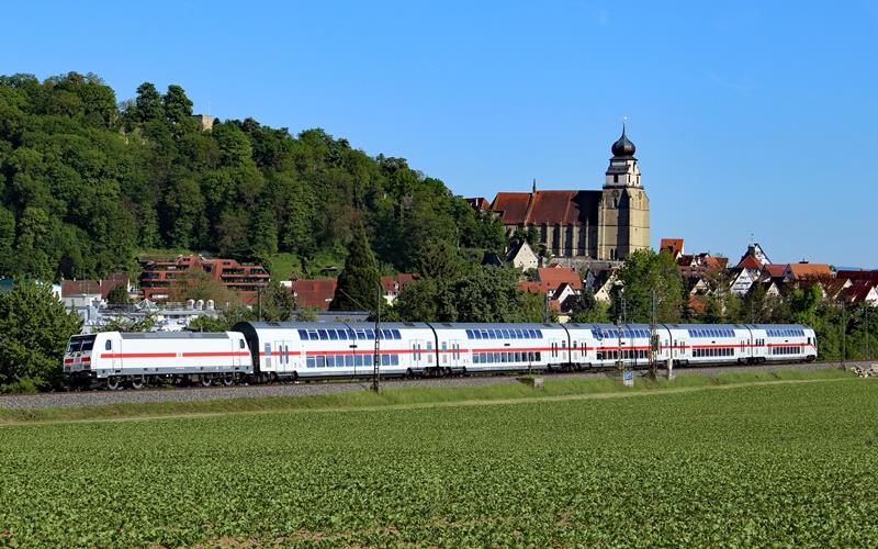 Den Intercity 2 kann man auch künftig mit Nahverkehrs-Fahrkarten nutzen. GB-Foto: Deutsche Bahn AG/Benedikt Stahl