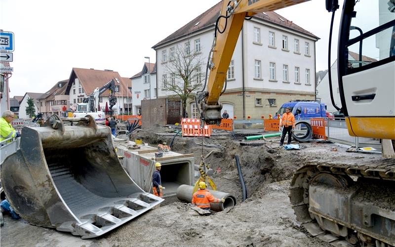 2017 begannen in der Nufringer Ortsmitte die umfangreichen Bauarbeiten, die nun vor dem Stuttgarter Landgericht aufgearbeitet werden. GB-Foto (Archiv): Holom