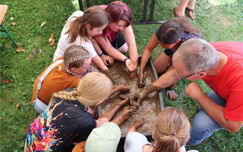 Acht Royal Rangers bei den Mötzinger Kinderspaßtagen