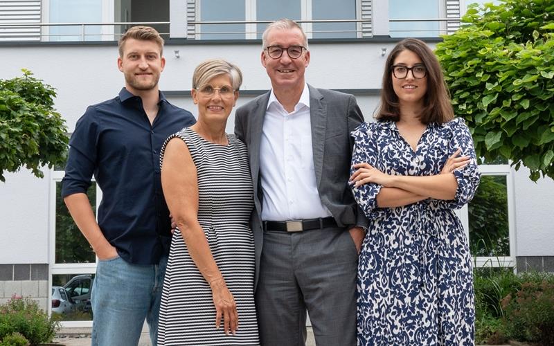 Als Familie und Unternehmen erfolgreich (von links): Nico Graf, Petra Graf, Dirk Graf und Louisa Graf-Kacar. GB-Foto: Vecsey