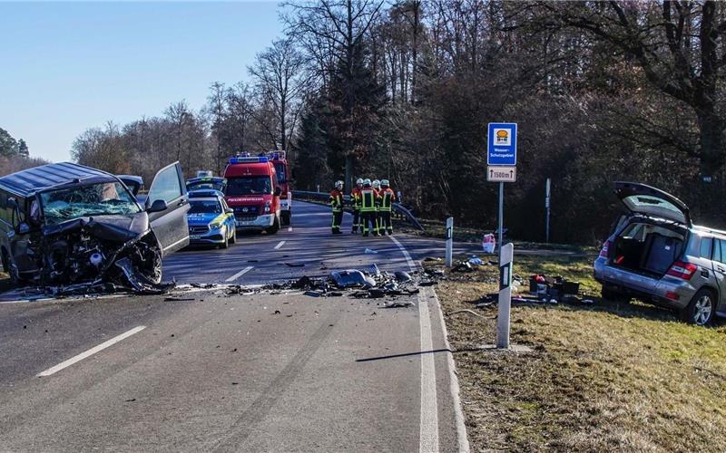 Auch zu einem schweren Unfall zwischen Gärtringen und Deckenpfronn rückte die Feuerwehr 2023 aus. GB-Foto: Feuerwehr