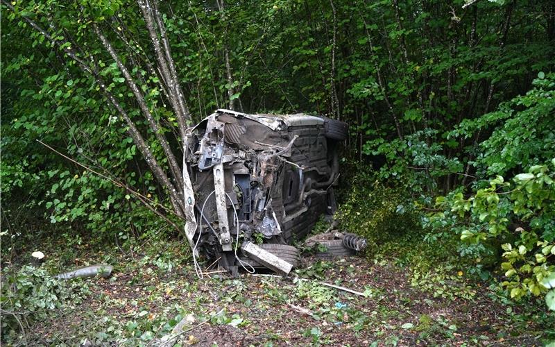 Auto überschlägt sich zwischen Herrenberg und Jettingen