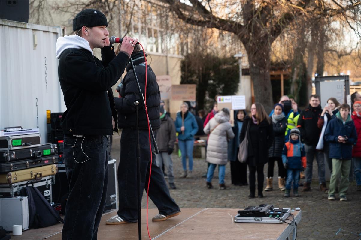 Demo "Hbg gegen Rechts" Herrenberg - Anti AFD Demonstration -  1 / 2025 Foto: Sc...