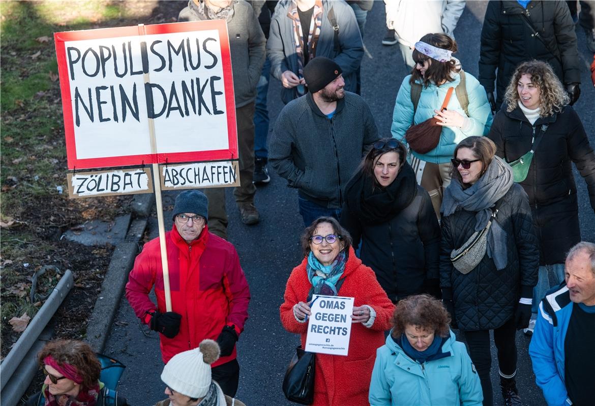 Demo "Hbg gegen Rechts" Herrenberg - Anti AFD Demonstration -  1 / 2025 Foto: Sc...