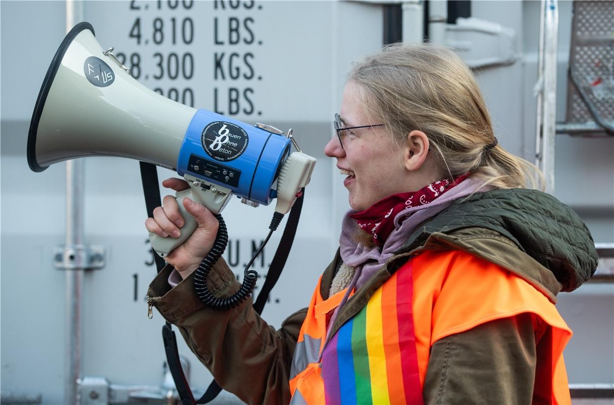 Demo "Hbg gegen Rechts" Herrenberg - Anti AFD Demonstration -  1 / 2025 Foto: Sc...