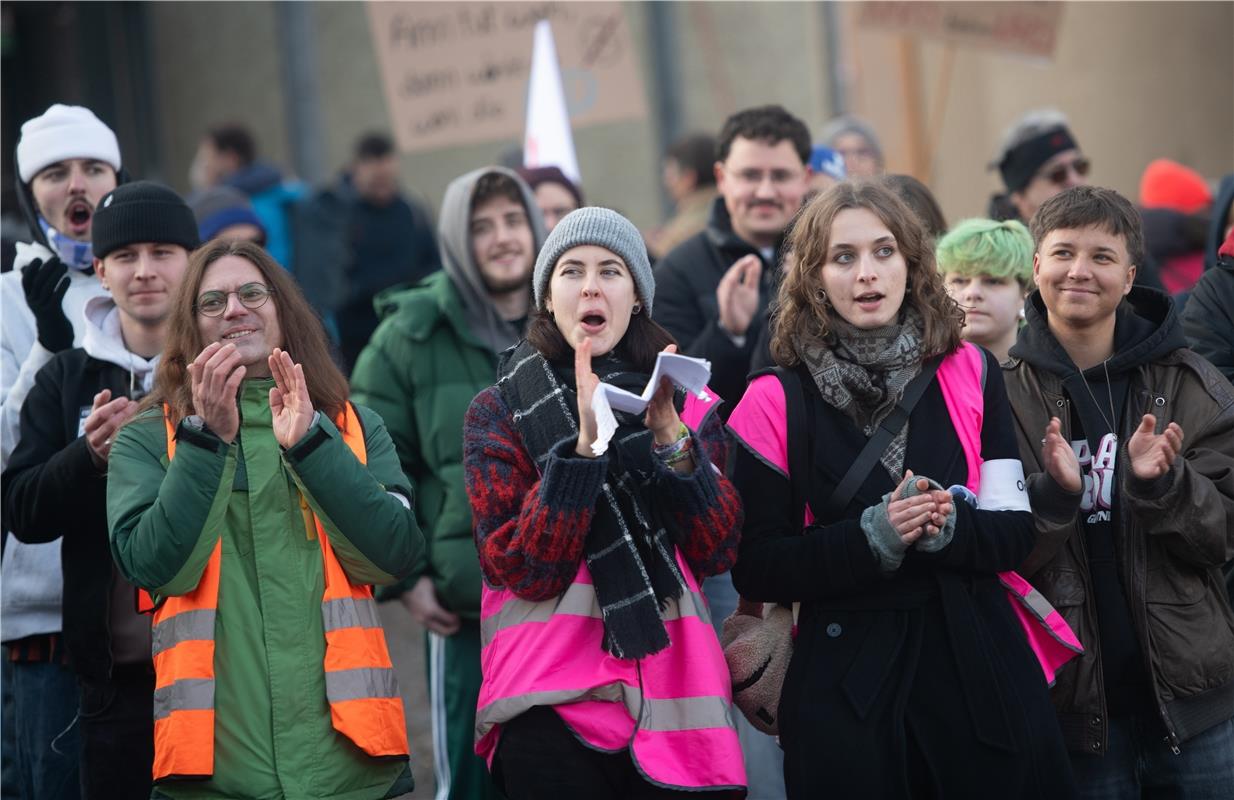 Demo "Hbg gegen Rechts" Herrenberg - Anti AFD Demonstration -  1 / 2025 Foto: Sc...