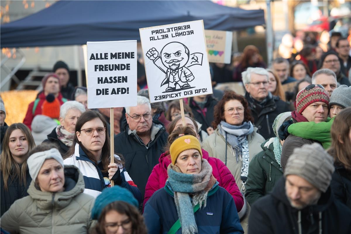 Demo "Hbg gegen Rechts" Herrenberg - Anti AFD Demonstration -  1 / 2025 Foto: Sc...