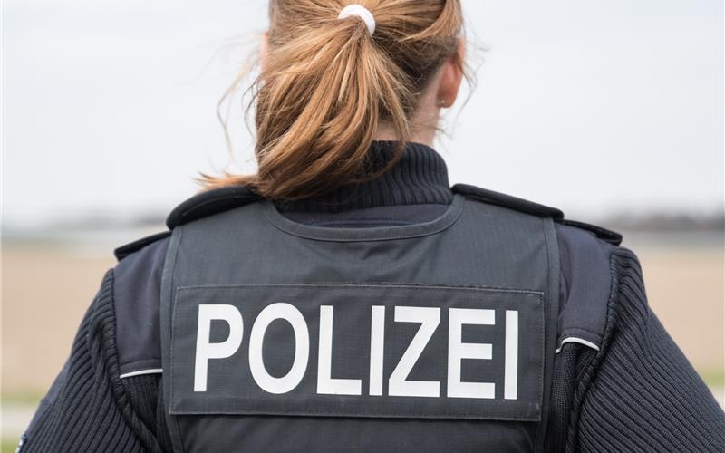 Der Frauenanteil im Polizeirevier liegt bei 38,5 Prozent. GB-Foto: abr68 – stock.adobe.com