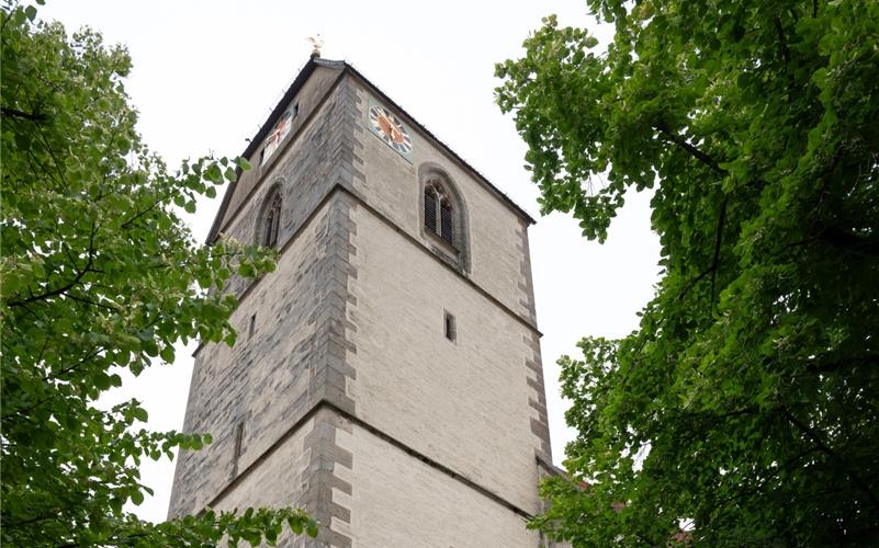 Der Kirchturm der evangelischen Kirche bedarf einer Sanierung. GB-Foto: Vecsey
