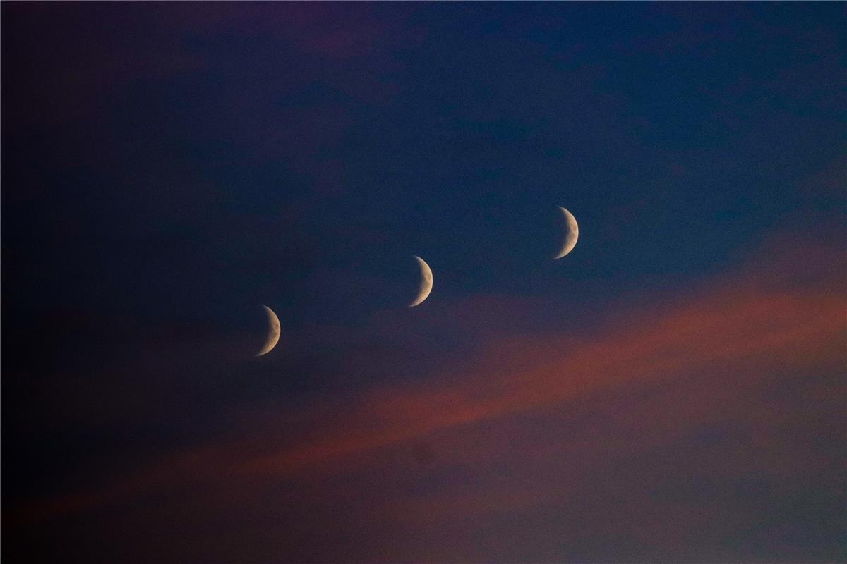 Der Mond am Abend, wenn die Sonne runter geht.  Von Natalie Politz aus Hildrizha...