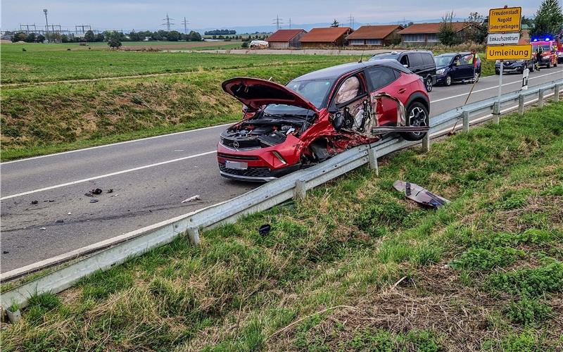 Der Opel war nach dem Unfall nicht mehr fahrfähig. GB-Fotos: SDMG/Dettenmeyer