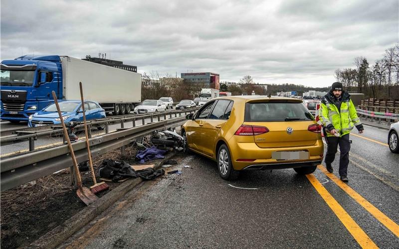 Der Roller stieß mit diesem VW zusammen. GB-Foto: SDMG/Dettenmeyer