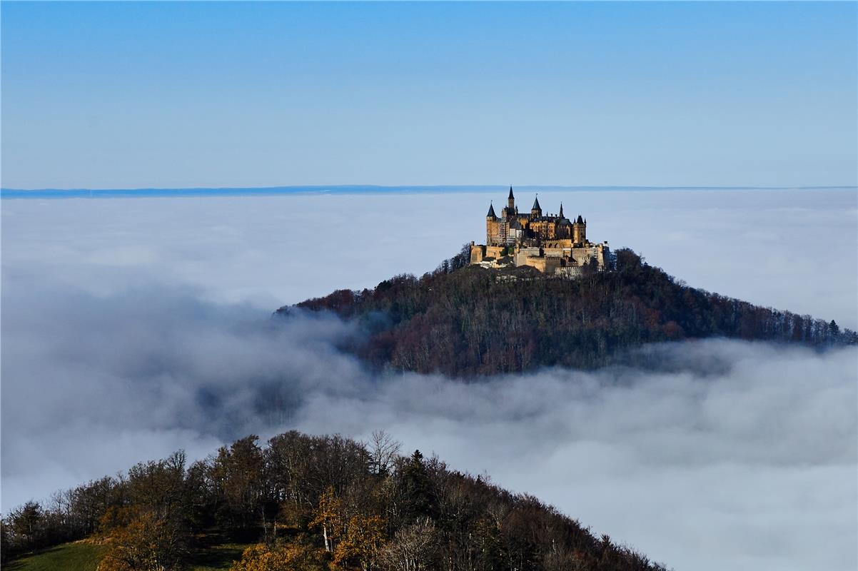 Die Burg Hohenzollern im Nebelmeer.  Von Anne Biedermann aus Herrenberg.