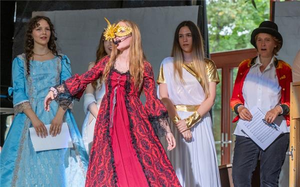 Die Hilde-Domin-Schule bringt das „Phantom der Oper“ auf die Bühne. GB-Foto: Vecsey