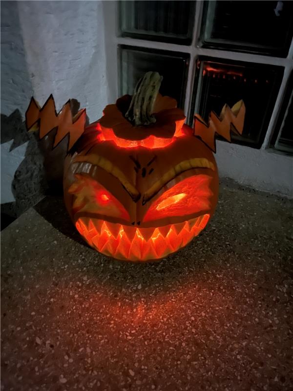 Die Vorbereitungen für Halloween sind in vollem Gange.  Von Friederike Hess aus ...