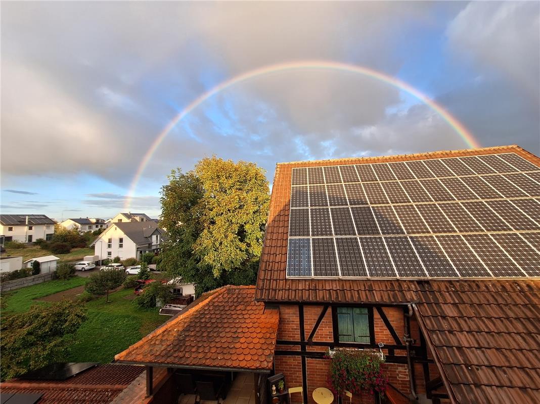 Direkt verbundene Solarenergie ergibt in Affstätt einen Regenbogen.  Von Thomas ...