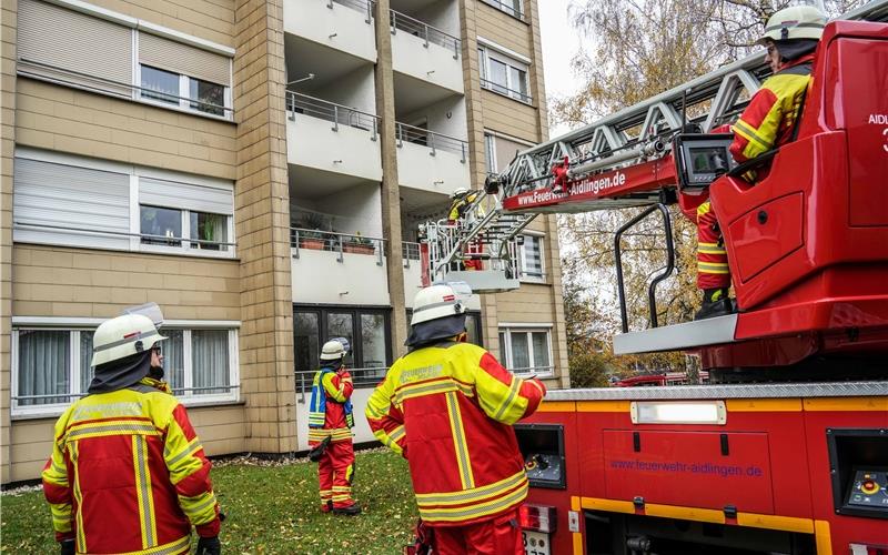 Essen auf dem Herd vergessen: Küche brennt vollständig aus