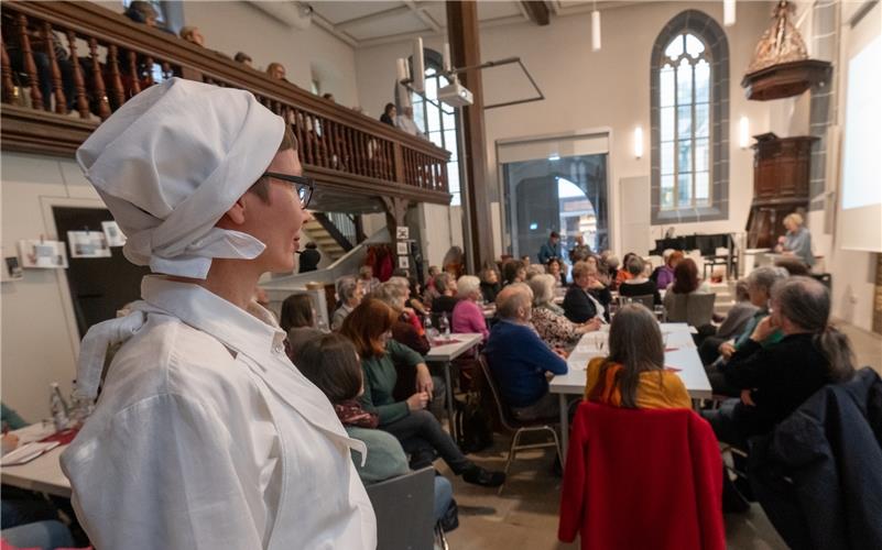 Gut gefüllt war die Spitalkirche, wo 20 Jahre Frauengeschichtswerkstatt gefeiert wurden. GB-Foto: Vecsey