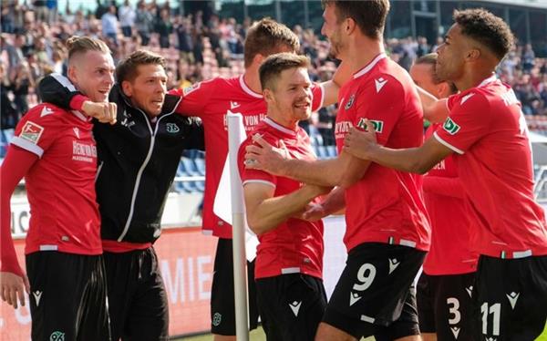 Hannover Erobert Zweitliga-Spitze - Paderborn Weiter Sieglos