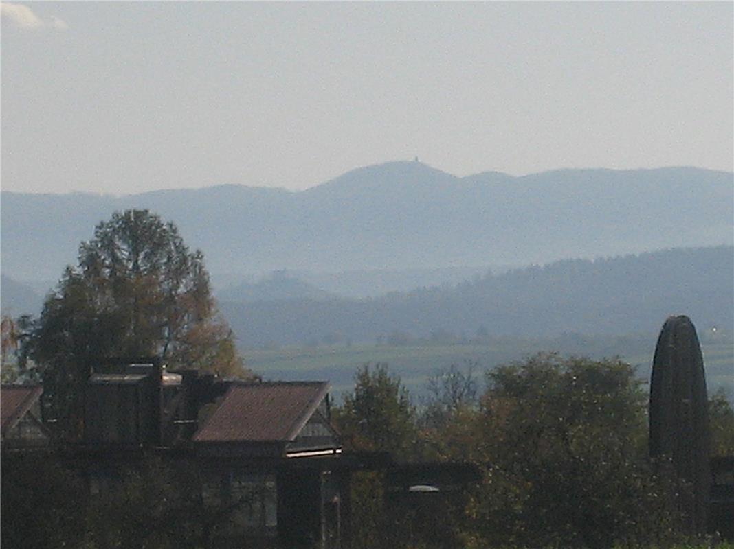 Herbstschau, vorne der Ackermannsche Skulpturengarten, in der Mitte die Wurmling...