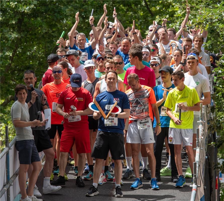 Herrenberg, Innenstadt, Altstadtlauf,  Nico Reith (OB) im dunkelblauen Trikot,  ...