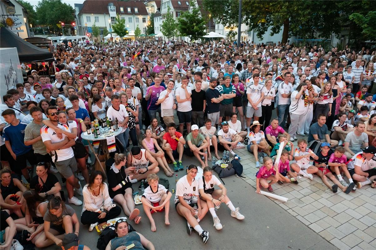 Herrenberg, Innenstadt, Altstadtlauf,  Public Viewing, Seestraße,  GB-Foto: Vecs...