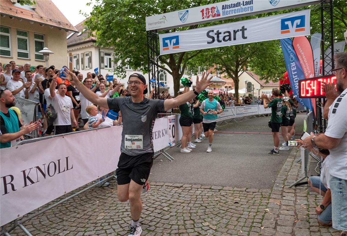 Herrenberg, Innenstadt, Altstadtlauf,  Siegereinlauf der Kesselflicker,  Benjami...