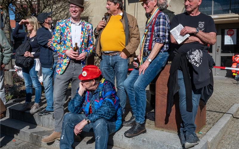 Pferdemarkt, Umzug, Krämermarkt, Kneipenfasching: Bilder vom Fasnetsdienstag in Herrenberg