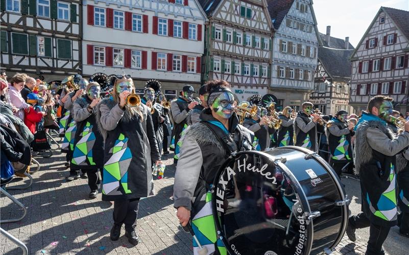 Pferdemarkt, Umzug, Krämermarkt, Kneipenfasching: Bilder vom Fasnetsdienstag in Herrenberg