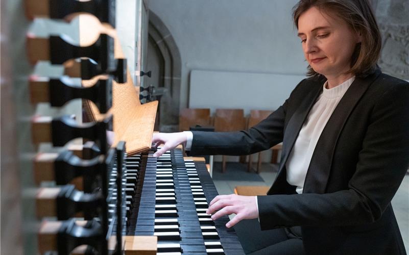 Hingabe und Sensibilität zeichneten die Darbietung von Anna Pikulska an der Orgel aus. GB-Foto: Vecsey