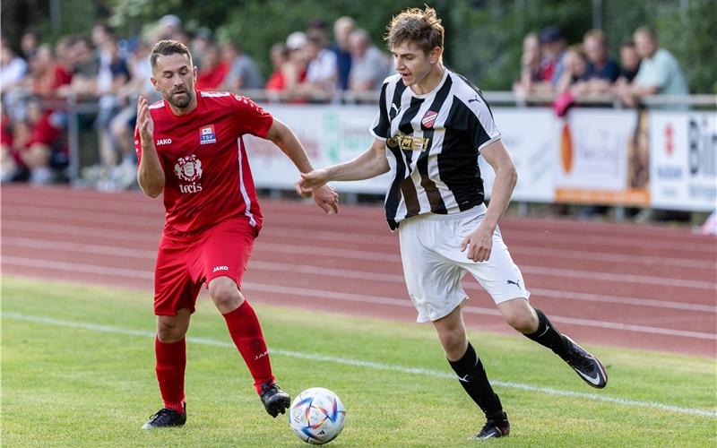 Jakob Kalmbach (rechts) hat schon als A-Jugendlicher Aktivenluft im Gültsteiner B-Liga-Team geschnuppert.GB-Foto: Eibner/Duddek