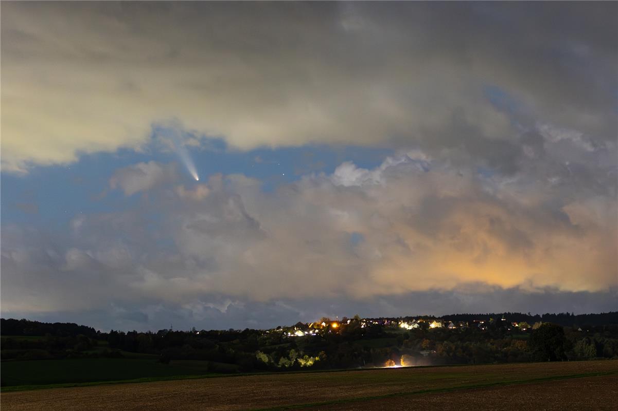 Komet C/2023 A3 Tsuchinshan-ATLAS ist im Oktober am Abendhimmel sichtbar. Allerd...