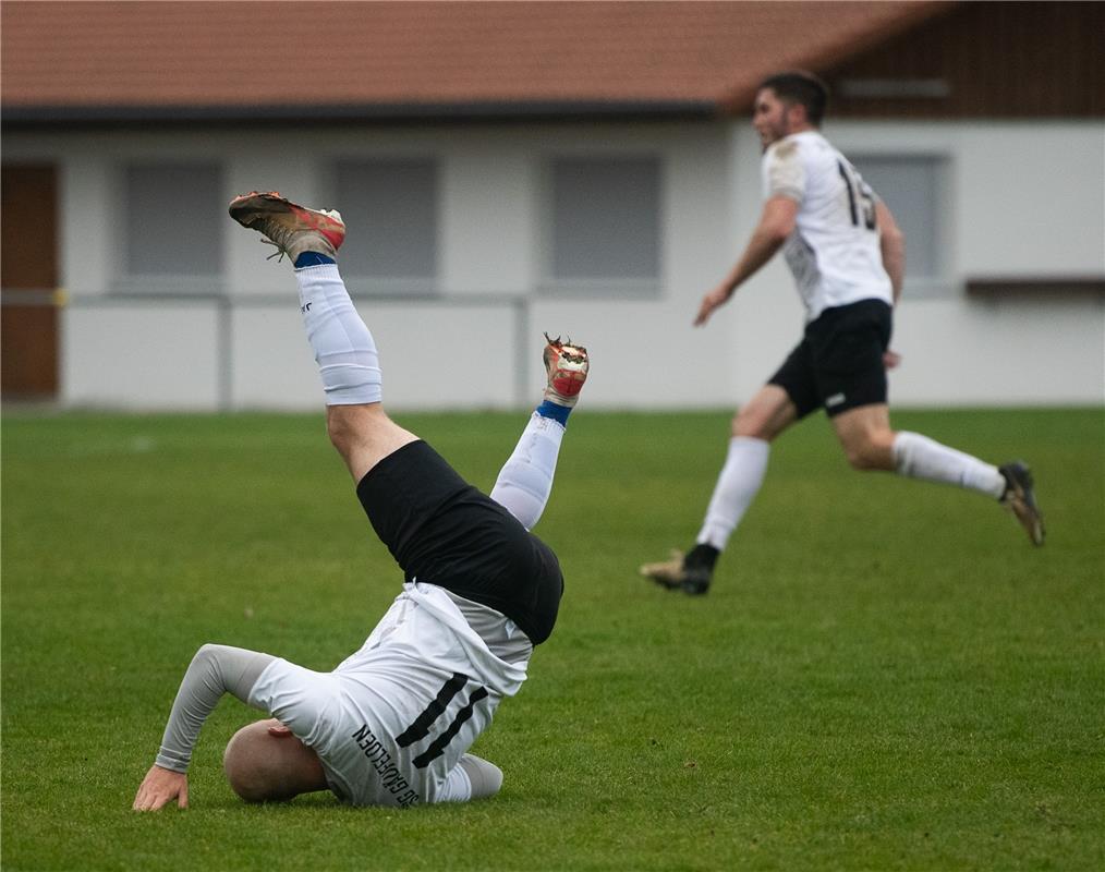 Kunstturner Marcel Supper das besondere Bild SG Gäufelden - TSV Hildrizhausen 11...