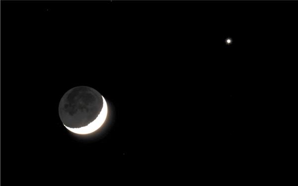 Sonne, Mond und Sterne  (Simon Röhms fotografischer Blick von Nufringen aus hoch ins Firmament)