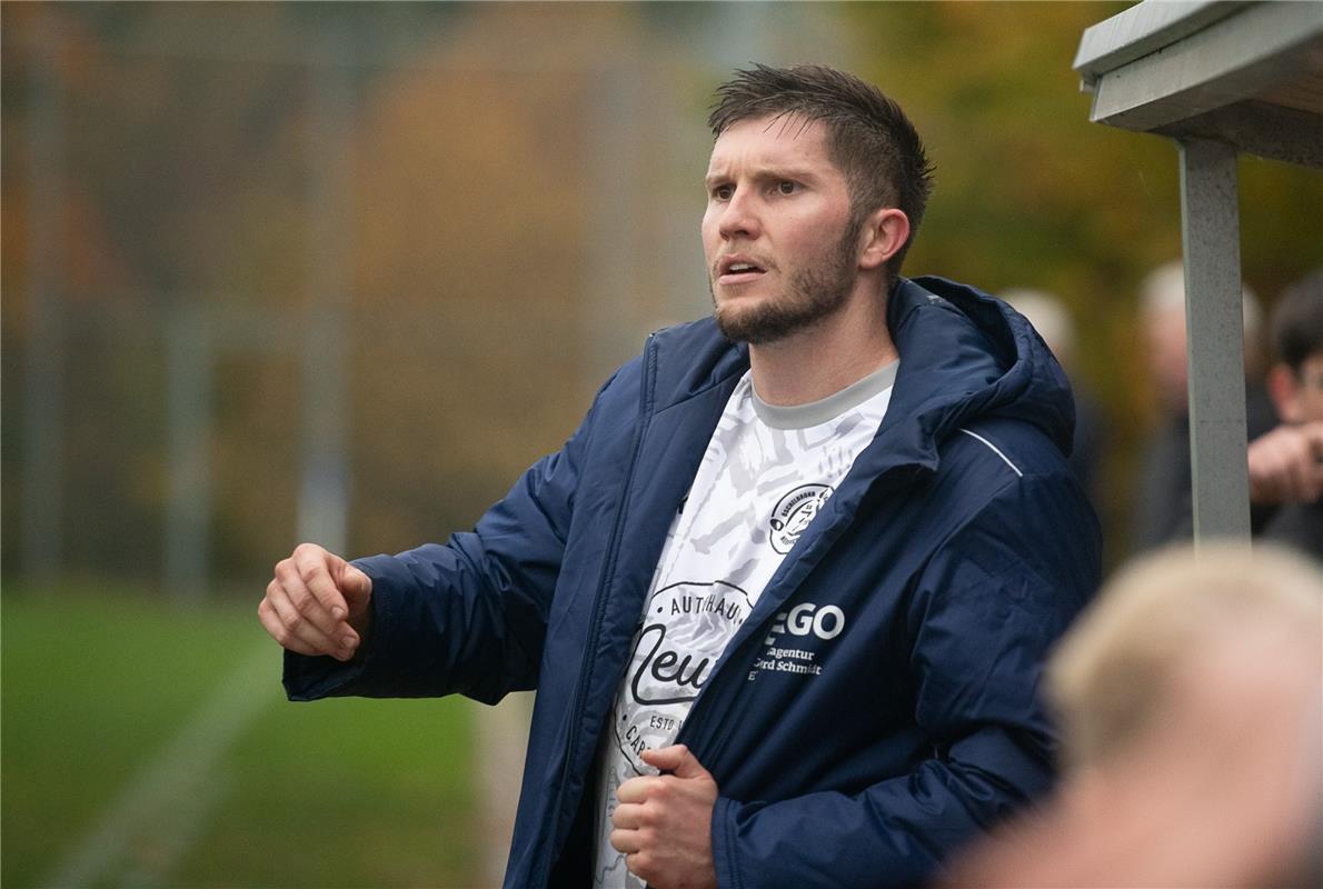 Spielertrainer Pascal Buyer SG Gäufelden - TSV Hildrizhausen 11 / 2024 Foto: Sch...