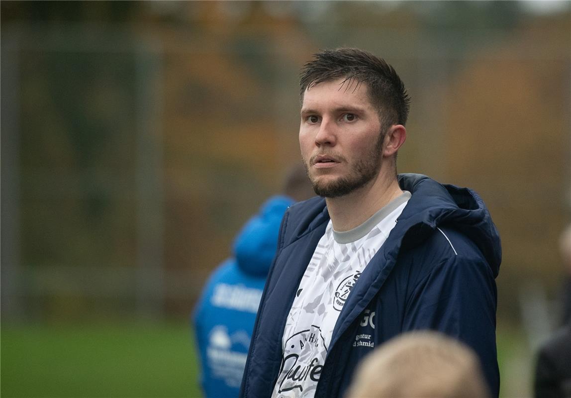 Spielertrainer Pascal Buyer SG Gäufelden - TSV Hildrizhausen 11 / 2024 Foto: Sch...