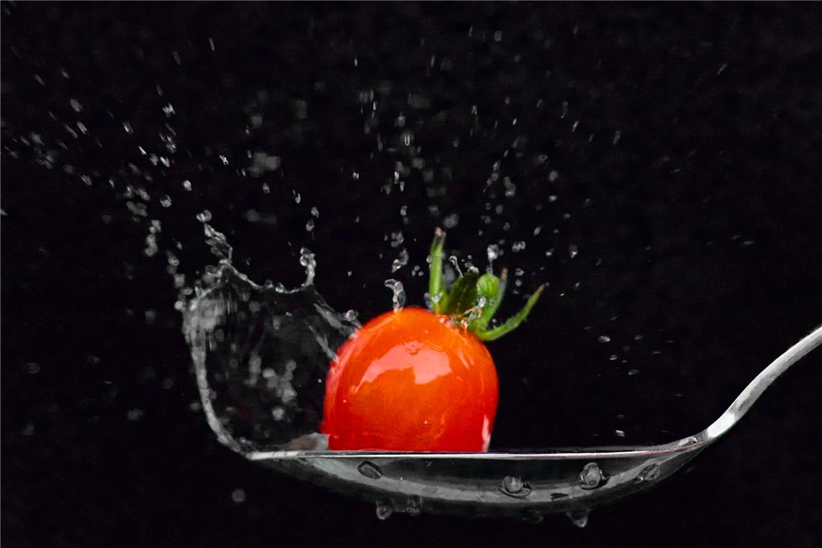 Splash!!!! Tomaten waschen mal anders ...  Von Anne Biedermann aus Herrenberg.