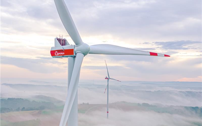 Über den Wolken: Energieerzeugung mit 285 Meter hohen Windrädern.GB-Foto: Prokon