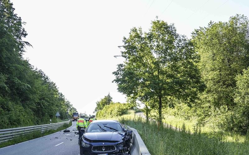 Schwerer Unfall mit Maserati fordert bei Hildrizhausen zwei Verletzte