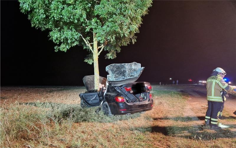 Schwerer Unfall in Mötzingen: Rettungshubschrauber fliegt 27-Jährige ins Krankenhaus