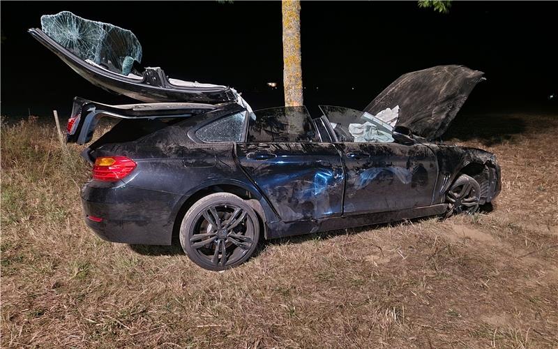 Schwerer Unfall in Mötzingen: Rettungshubschrauber fliegt 27-Jährige ins Krankenhaus