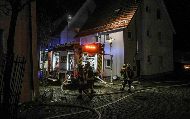 Millionenschaden bei Großbrand in Gültstein: Feuerwehr im Dauereinsatz