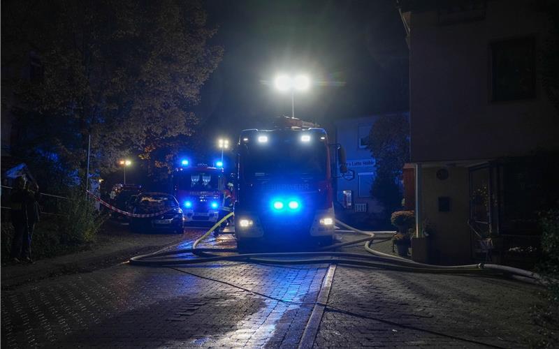 Millionenschaden bei Großbrand in Gültstein: Feuerwehr im Dauereinsatz