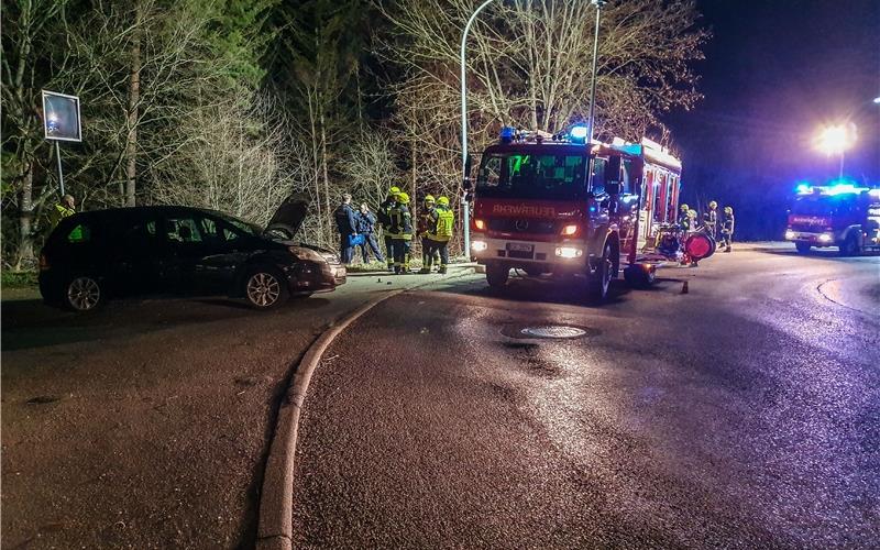 Unfall auf dem Wolfsberg: Fahrzeug stürzt Böschung hinunter