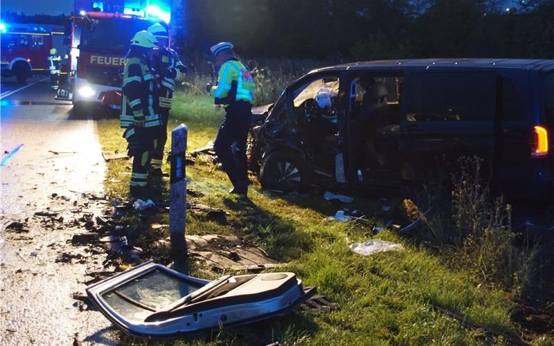 Eine Lebensgefährlich Und Eine Schwer Verletzte Person Nach Unfall Auf ...